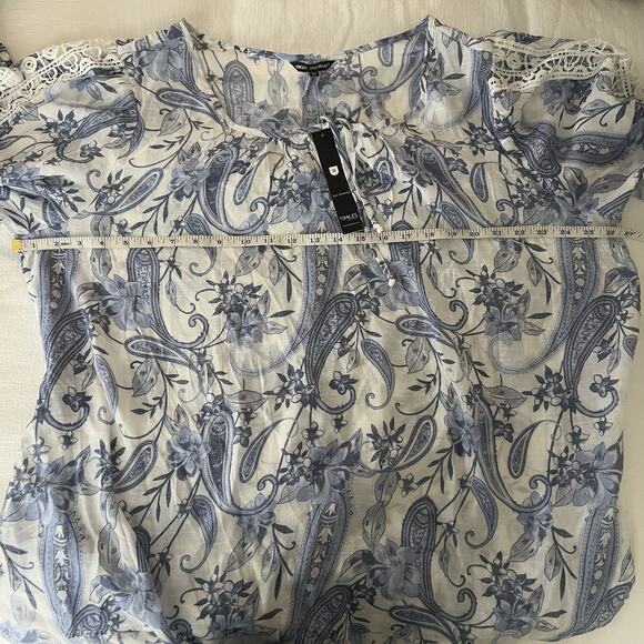NWT Unique Spectrum Womens Top White And Blue Floral Paisley Size 3x - Picture 9 of 9